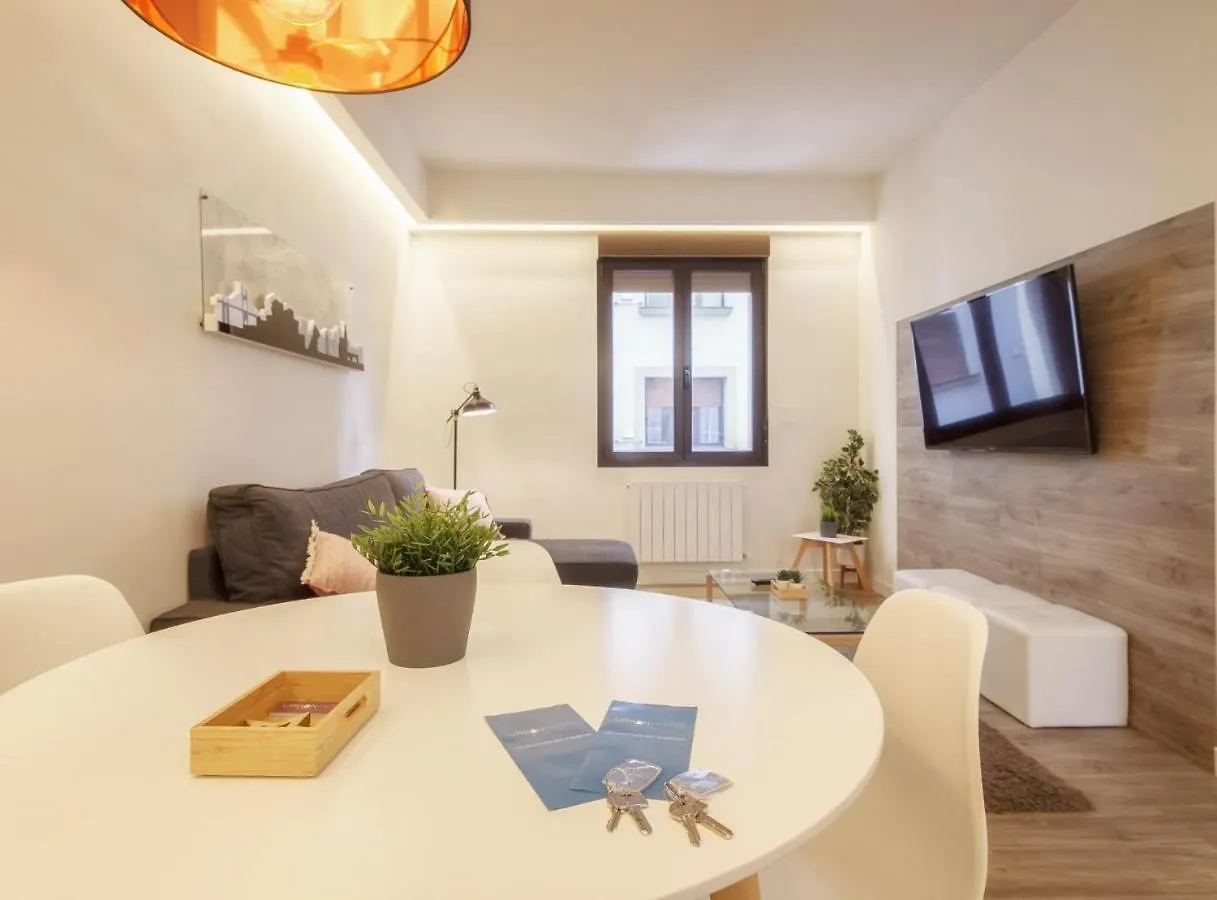Apartamento Mirasol apartament en Bilbao la vieja by Urban Hosts